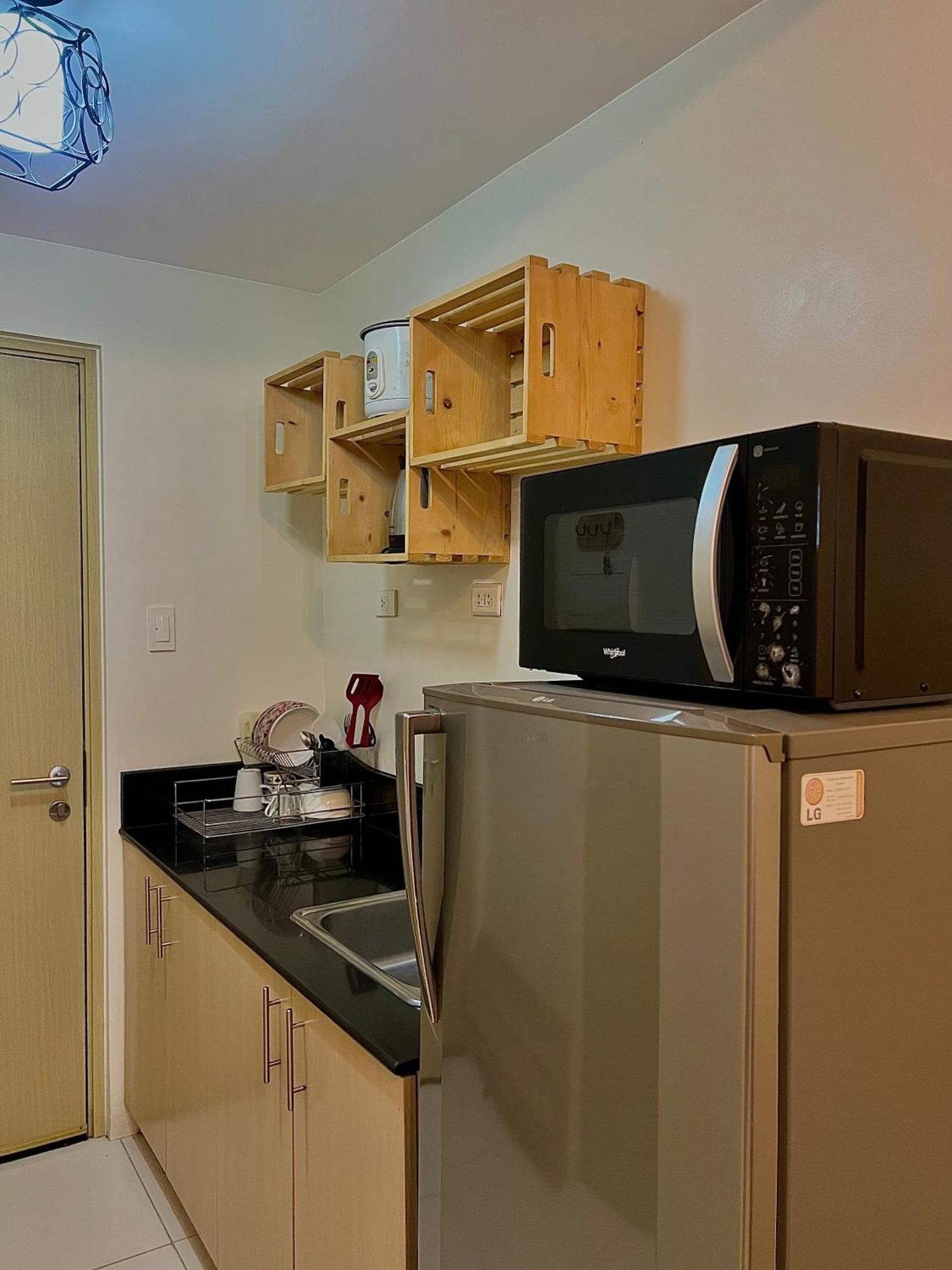 The Pallet House, Wind Residences Tagaytay Tagaytay City ภายนอก รูปภาพ