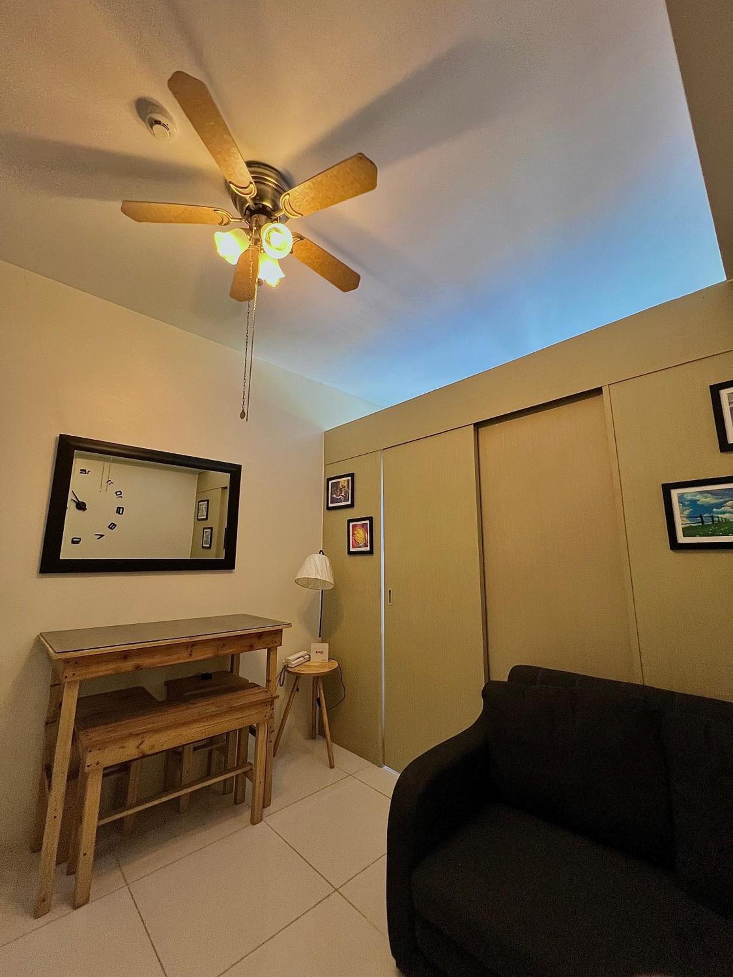 The Pallet House, Wind Residences Tagaytay Tagaytay City ภายนอก รูปภาพ