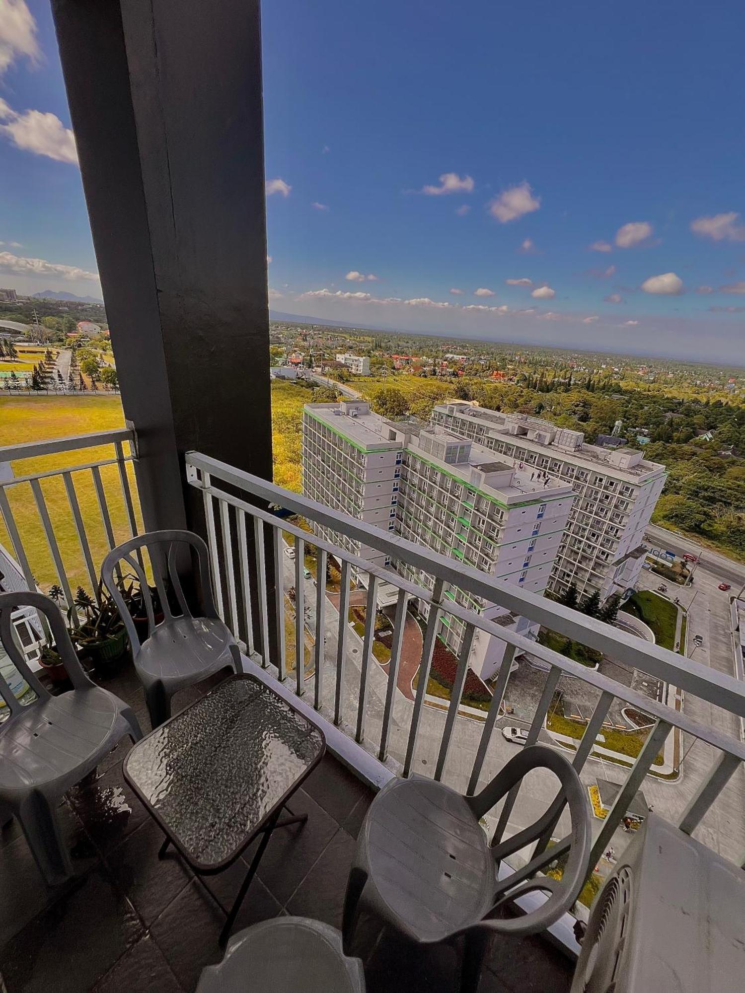 The Pallet House, Wind Residences Tagaytay Tagaytay City ภายนอก รูปภาพ