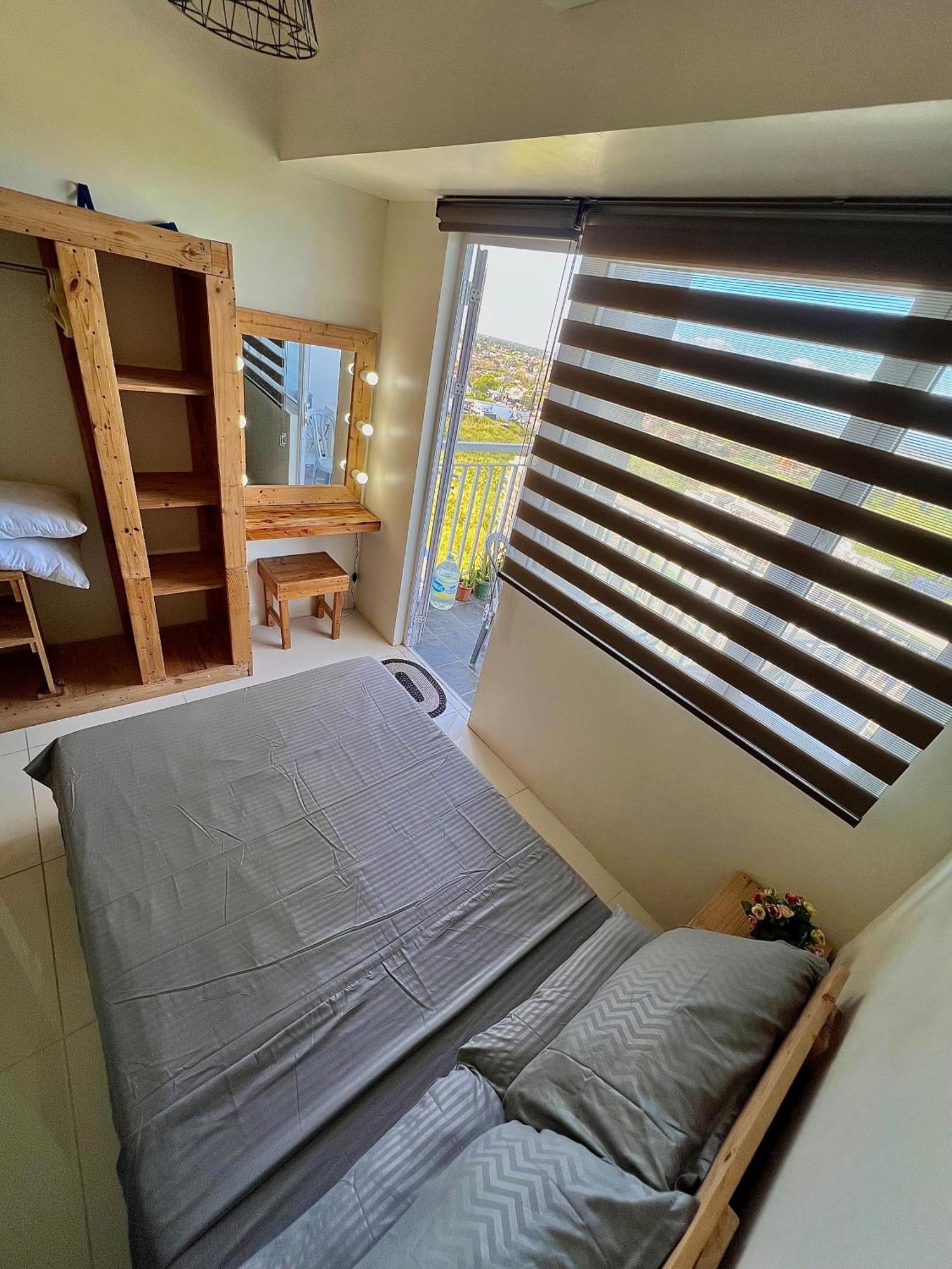 The Pallet House, Wind Residences Tagaytay Tagaytay City ภายนอก รูปภาพ