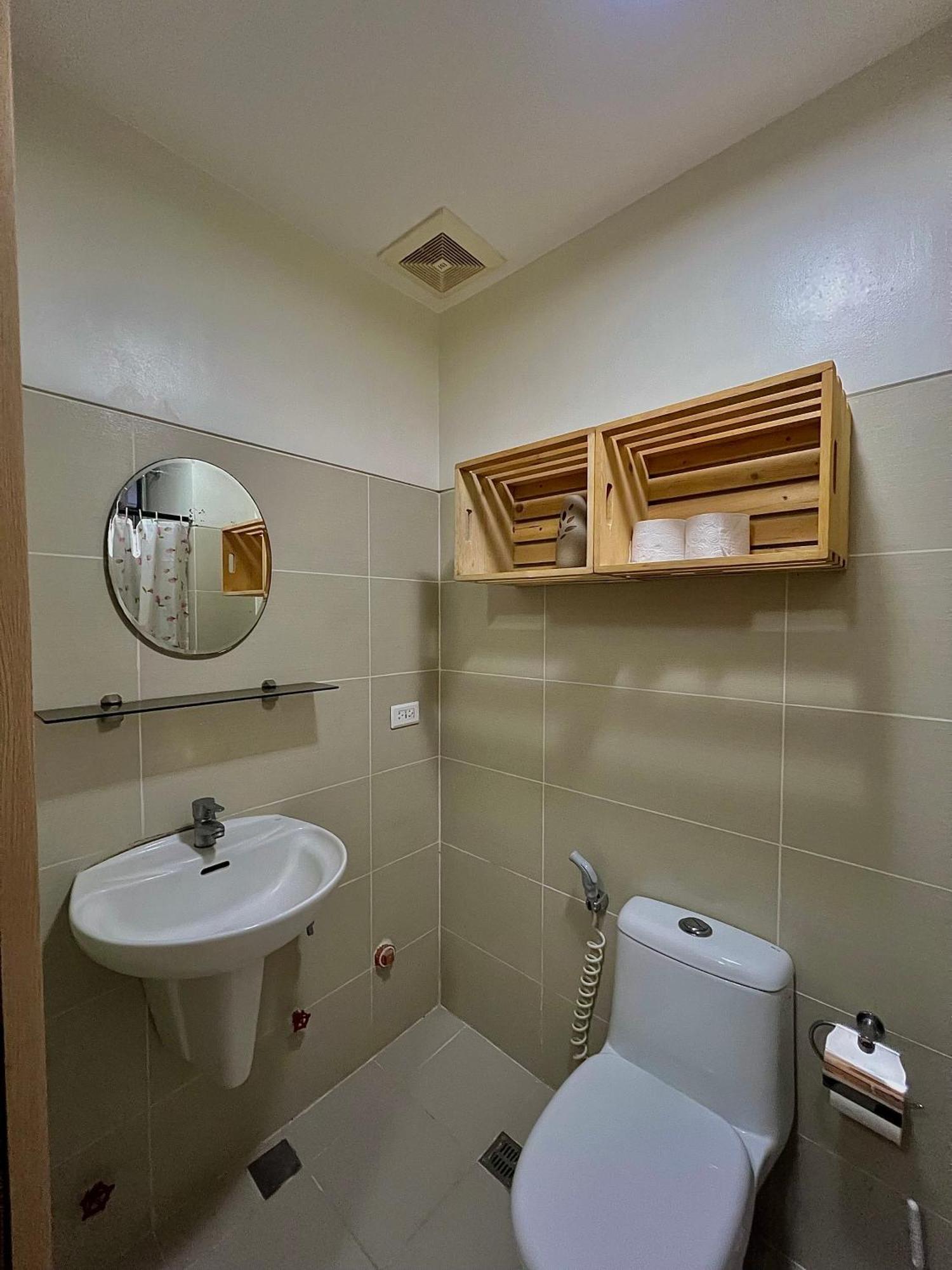 The Pallet House, Wind Residences Tagaytay Tagaytay City ภายนอก รูปภาพ