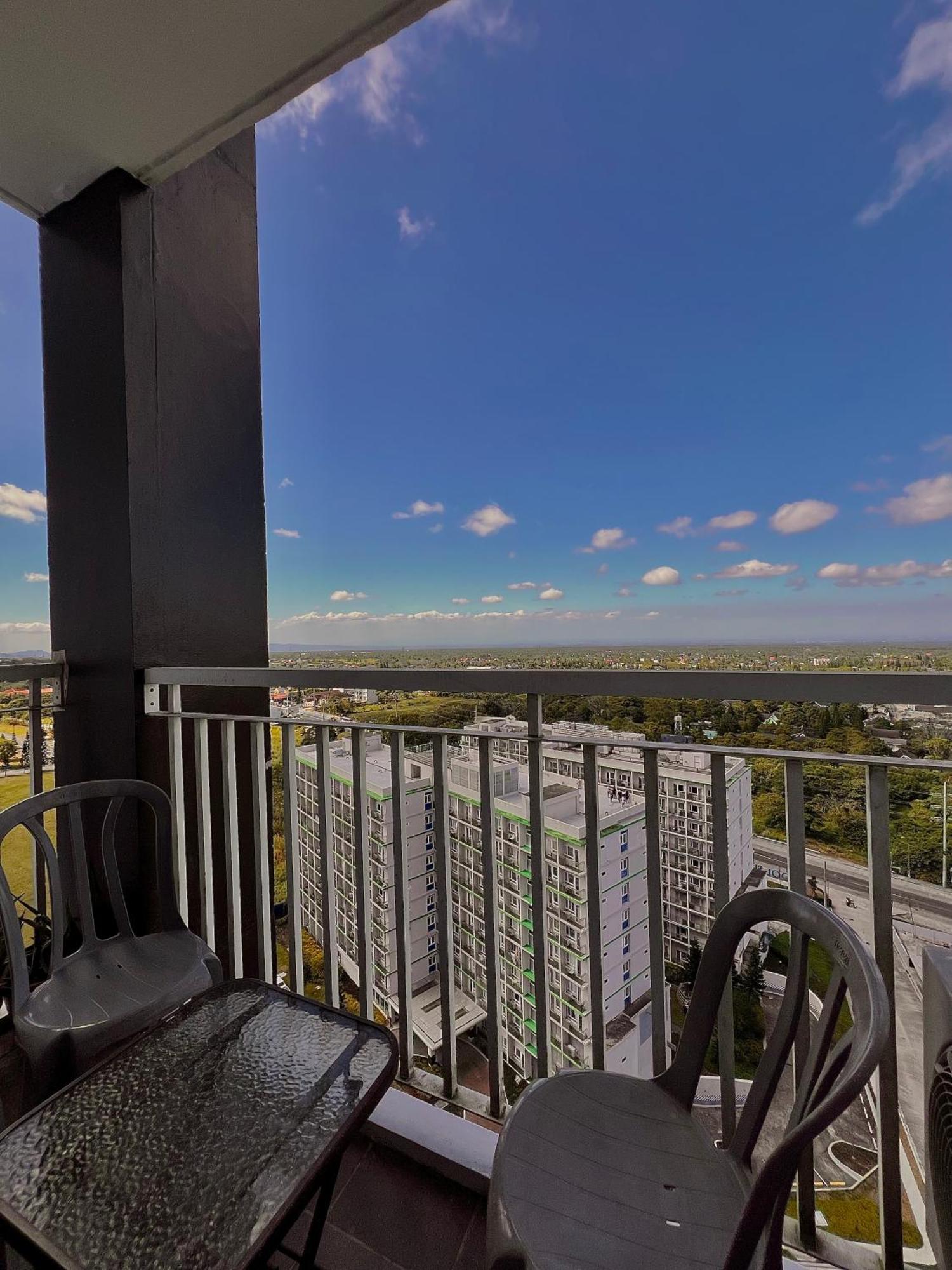 The Pallet House, Wind Residences Tagaytay Tagaytay City ภายนอก รูปภาพ